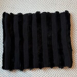 Lafayette 148 New York Black Textured Scarf